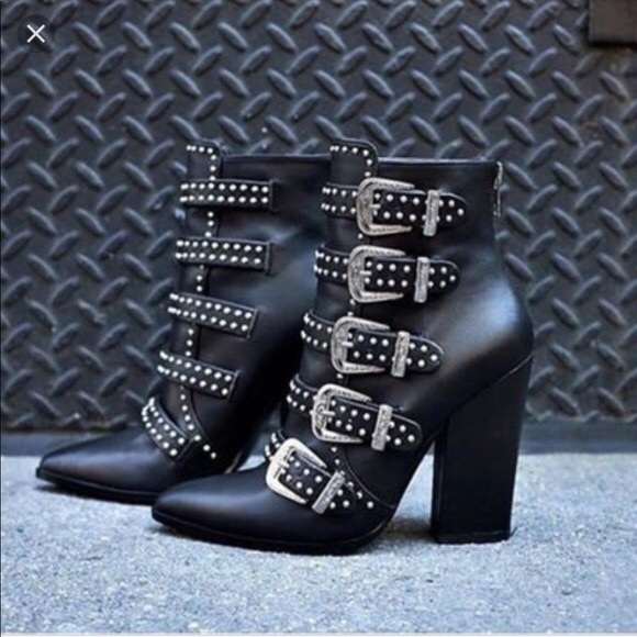 Steve Madden Shoes - Steven madden